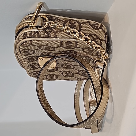 Michael Kors Mini Crossbody LIKE NEW! - Picture 6 of 6
